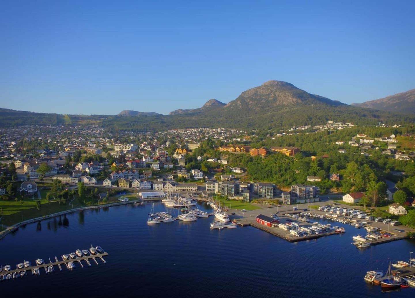 Charming House In The Harbour Of Jorpeland Appartement Buitenkant foto