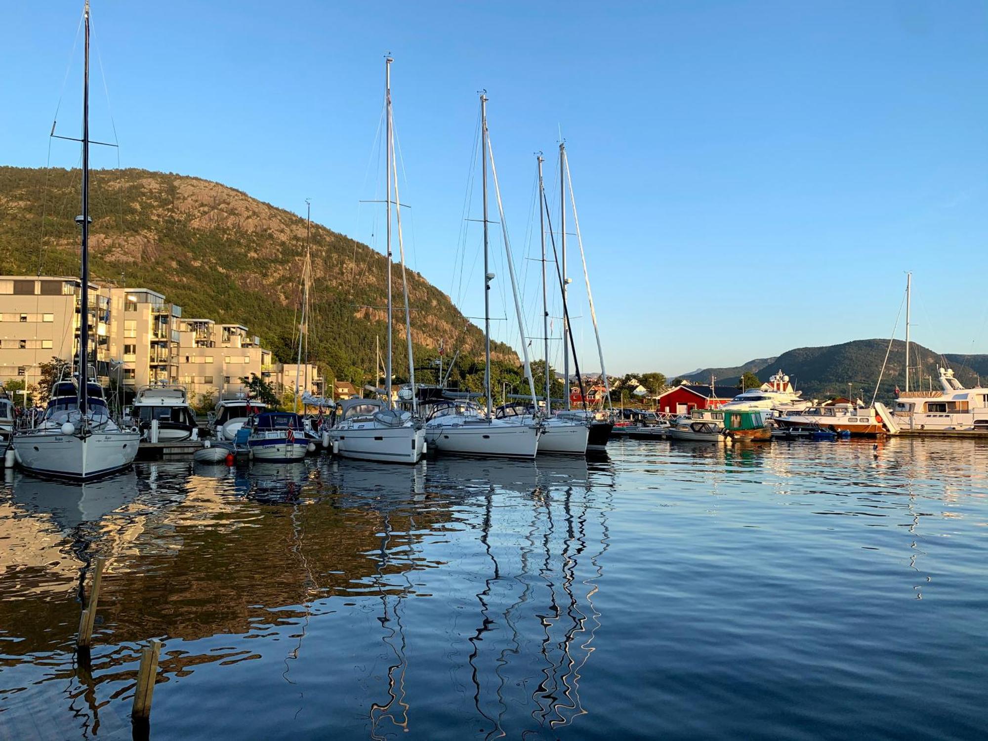 Charming House In The Harbour Of Jorpeland Appartement Buitenkant foto